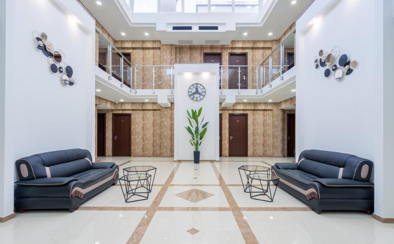 Aura Hotel Тбилиси Екстериор снимка