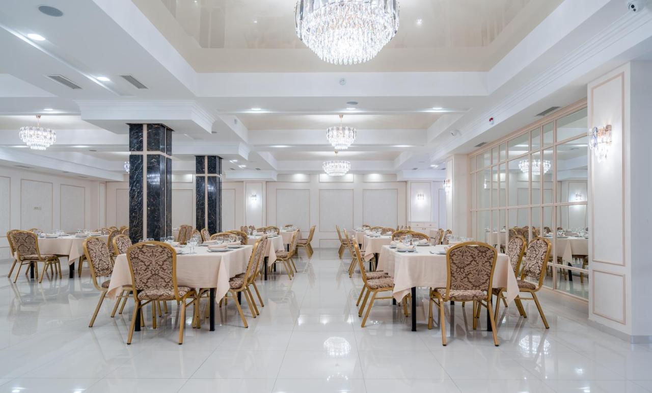 Aura Hotel Тбилиси Екстериор снимка