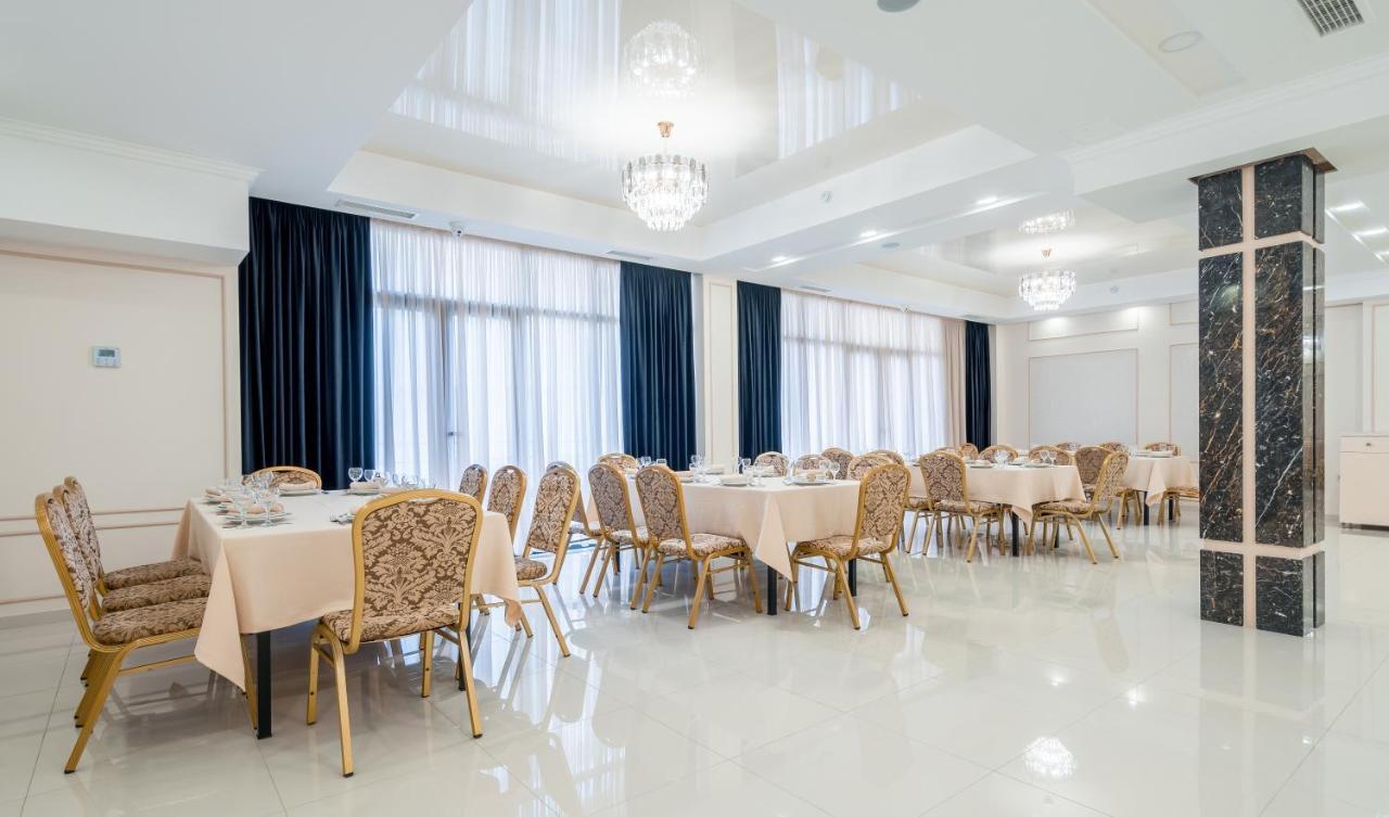 Aura Hotel Тбилиси Екстериор снимка
