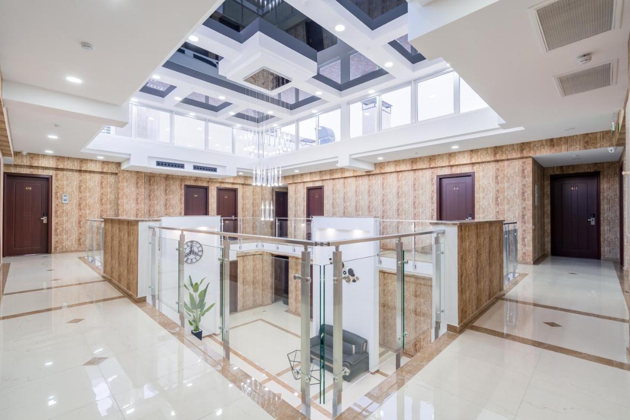 Aura Hotel Тбилиси Екстериор снимка