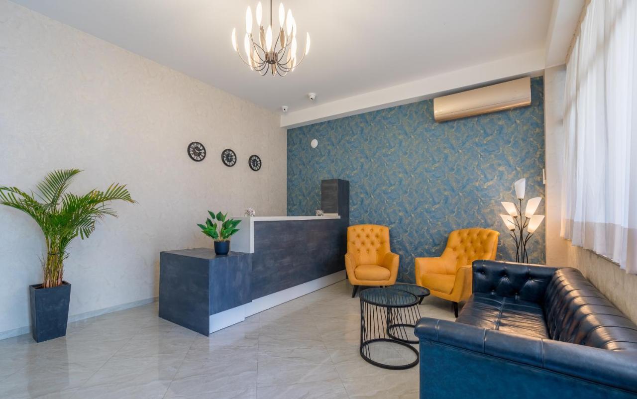 Aura Hotel Тбилиси Екстериор снимка
