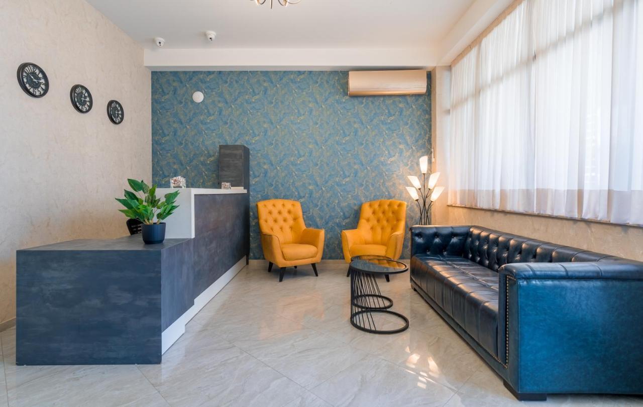 Aura Hotel Тбилиси Екстериор снимка