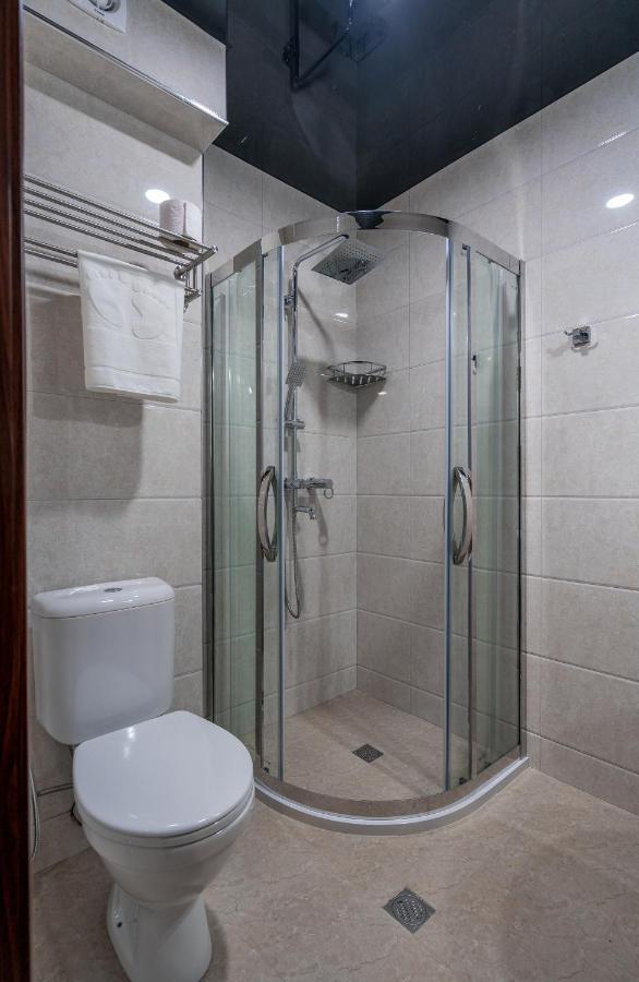 Aura Hotel Тбилиси Екстериор снимка
