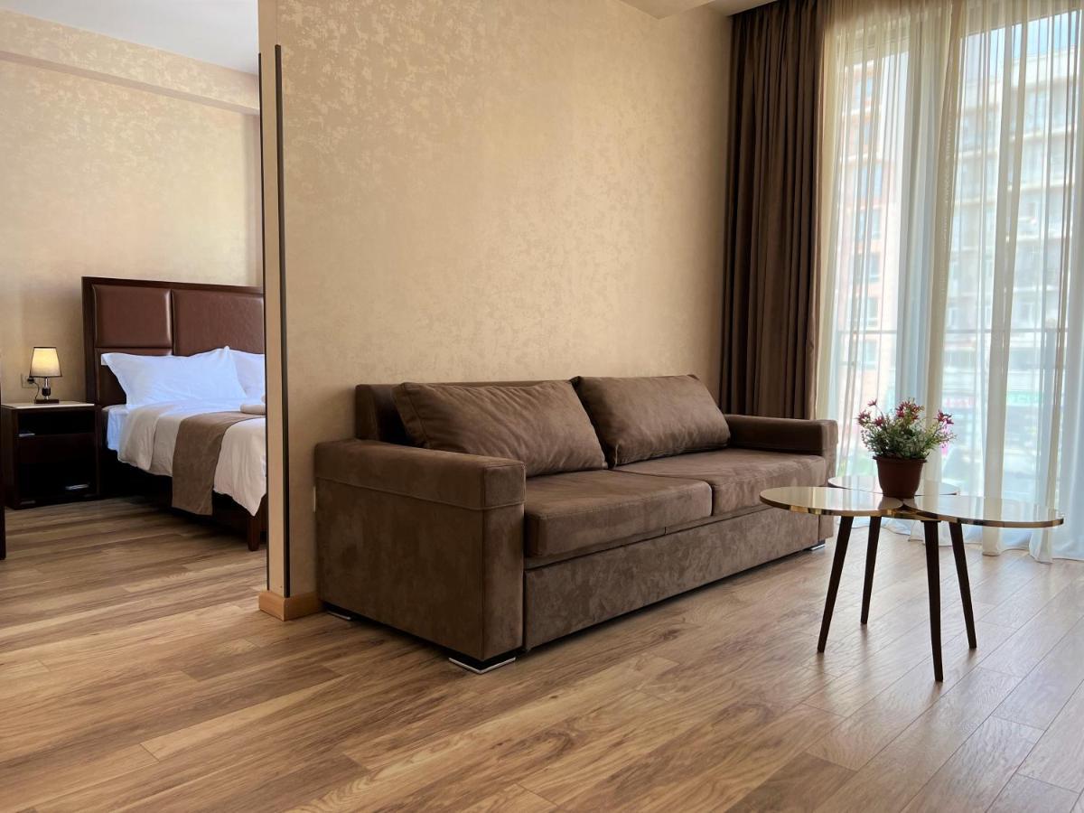 Aura Hotel Тбилиси Екстериор снимка