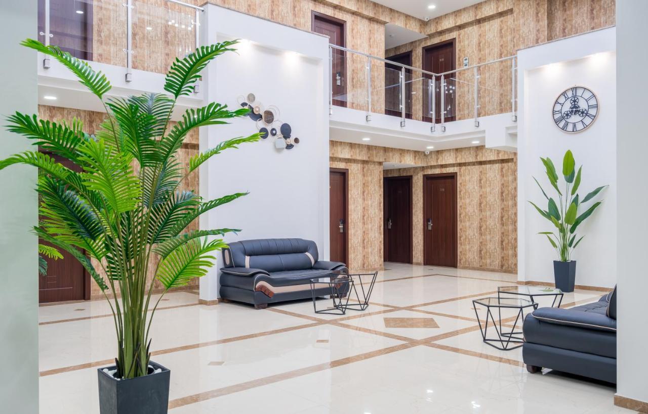 Aura Hotel Тбилиси Екстериор снимка