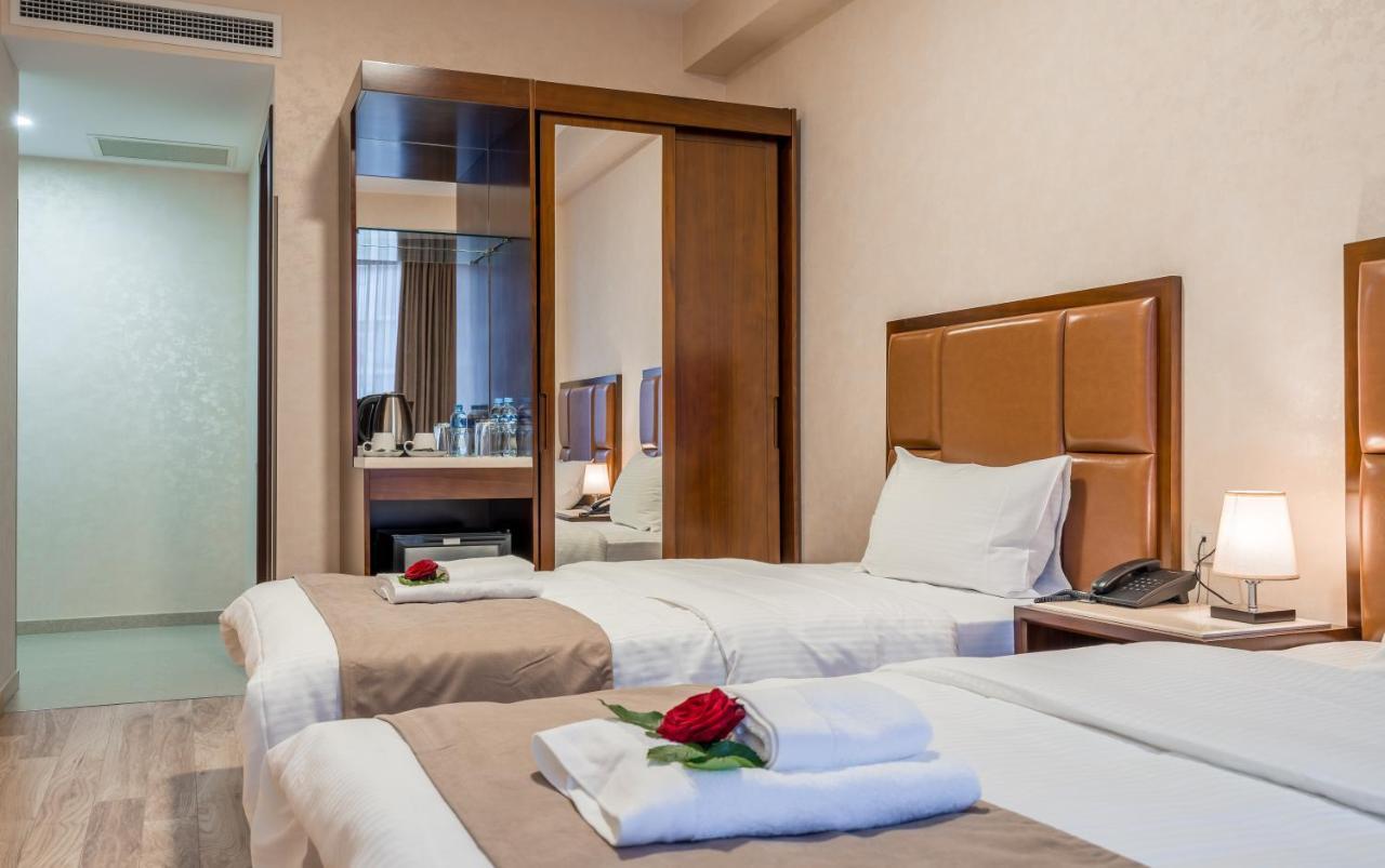 Aura Hotel Тбилиси Екстериор снимка