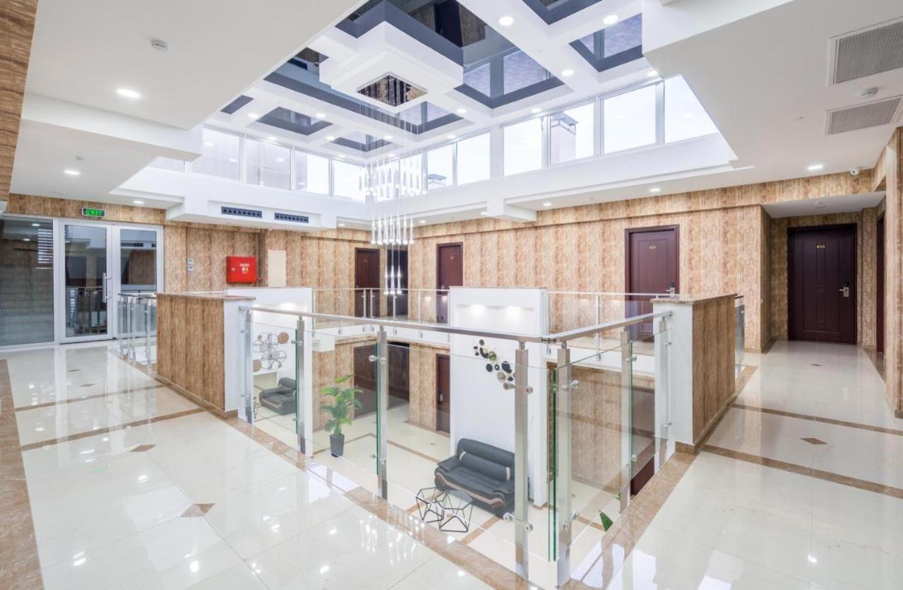 Aura Hotel Тбилиси Екстериор снимка